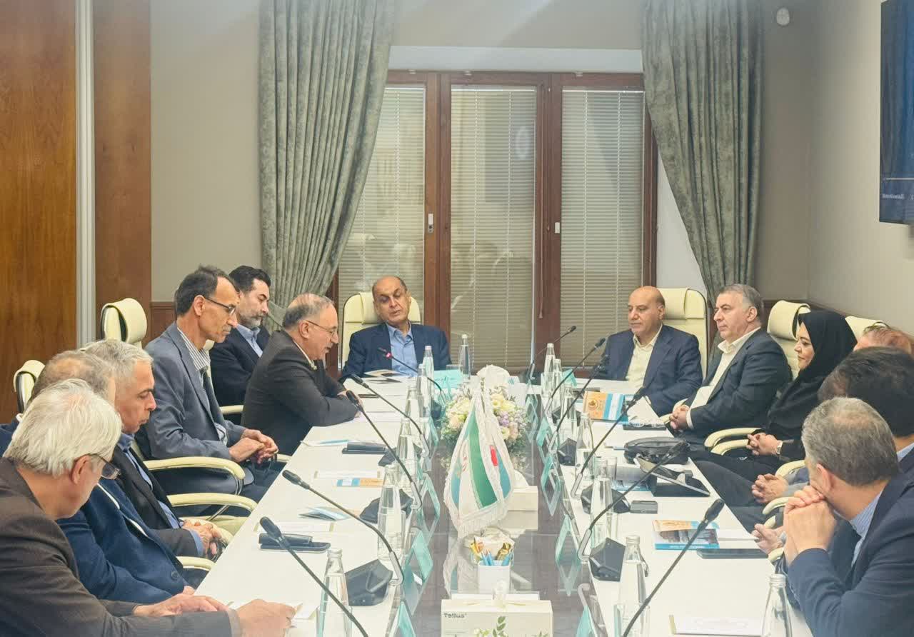 هادی حق شناس در روسیه