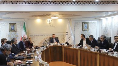 نشست رضا مسرور دبیر شورای عالی مناطق آزاد با مدیران منطقه آزاد انزلی برای جذب سرمایه گذاری