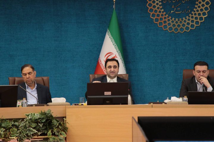 نشست معاونان اقتصادی استانداران کشور با محوریت حمایت دولت از سرمایه‌گذاری گردشگری و یارانه سود تسهیلات بانکی با حضور وزیر کشور