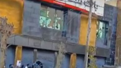 تجمع اعتراضی شهروندان ارکواز ایلام پس از تشییع دو جان‌باخته