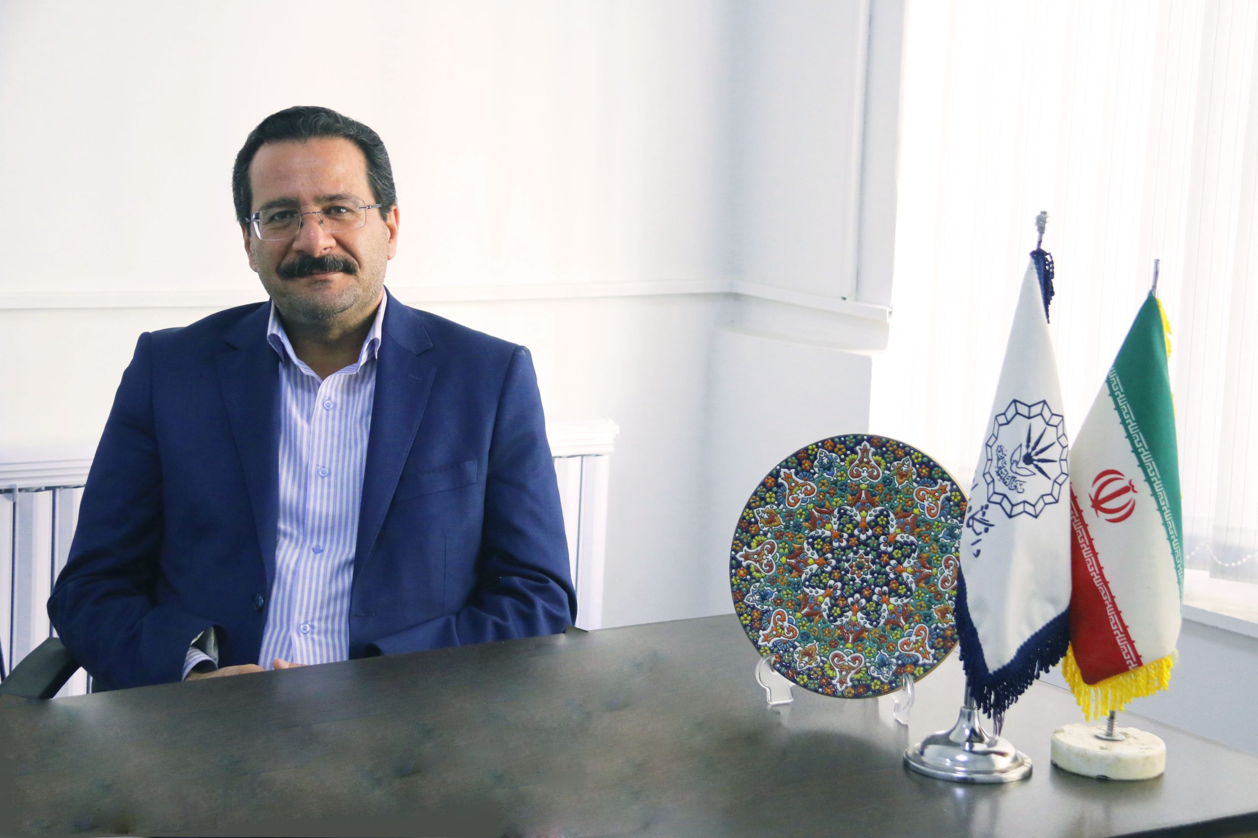 سهراب دل انگیزان