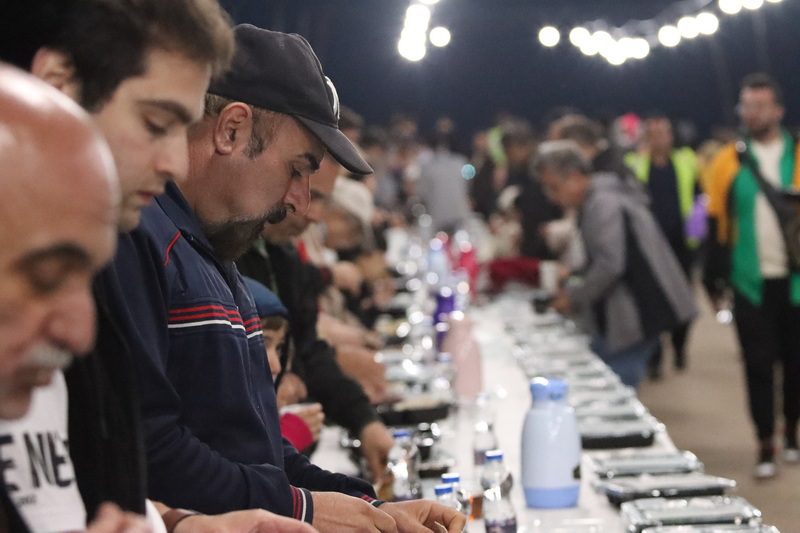 ضیافت افطاری ۳۰۰۰ نفری در اسكله منظرگاه منطقه آزاد انزلی