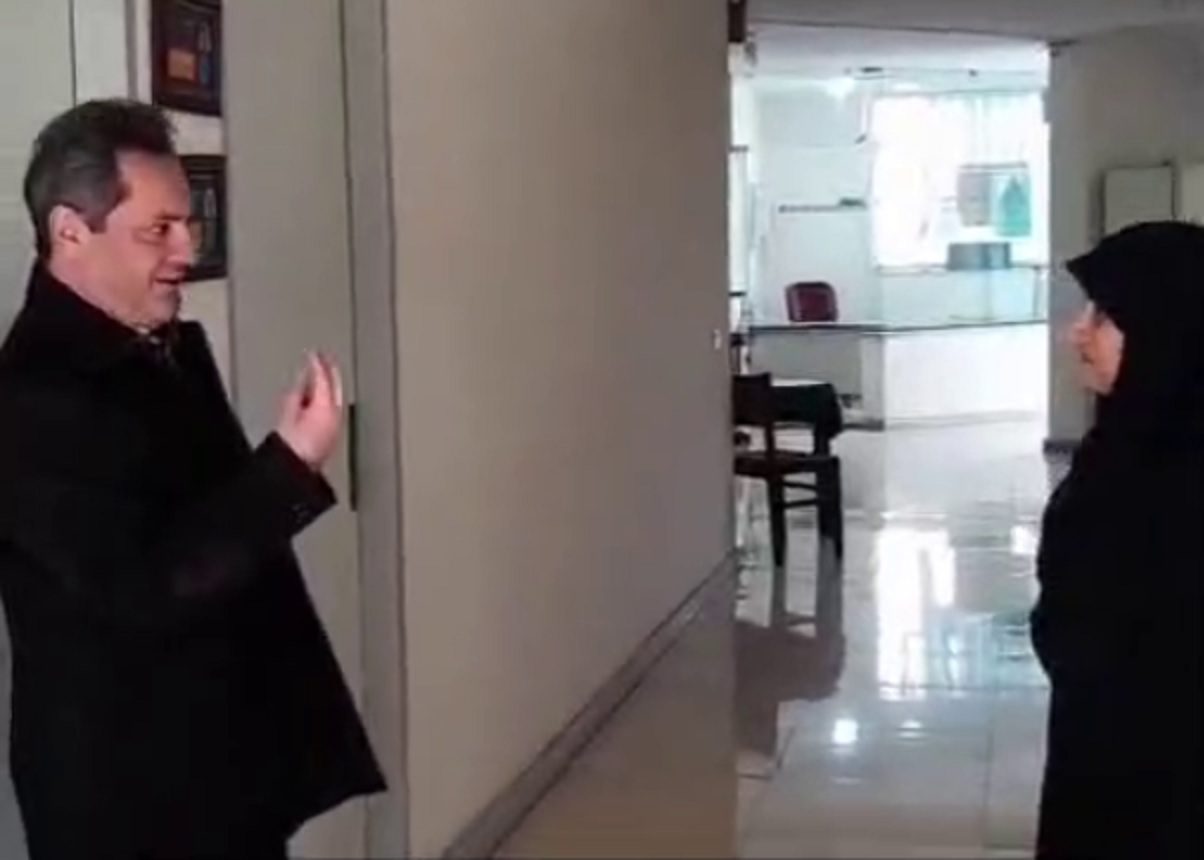 محمدصالح ضیایی، فرماندار شهرستان انزلی، در حال بازدید از مدیریت جهاد کشاورزی بندرانزلی