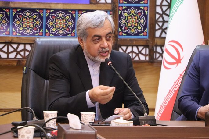 عکس اسماعیل میرغضنفری فرماندار شهرستان رشت در مراسم تجلیل از فعالان روابط عمومی شهرداری و شورای اسلامی شهر رشت