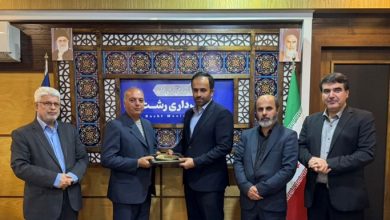 رحیم شوقی شهردار رشت در مراسم امضای قرارداد کشتی مهتاب