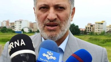 احمد آقایی، بازرس کل استان گیلان در حال هشدار شدید به تلاش سودجویان برای تغییر مسیر مصوب راه‌آهن رشت-آستارا و دفاع از منافع عمومی و اراضی کشاورزی