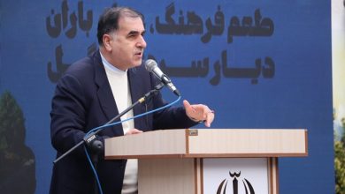 تصویر آیین نواخته شدن زنگ روز رشت در دبستان مهر رشت با حضور رییس کمیسیون برنامه و بودجه شورای شهر