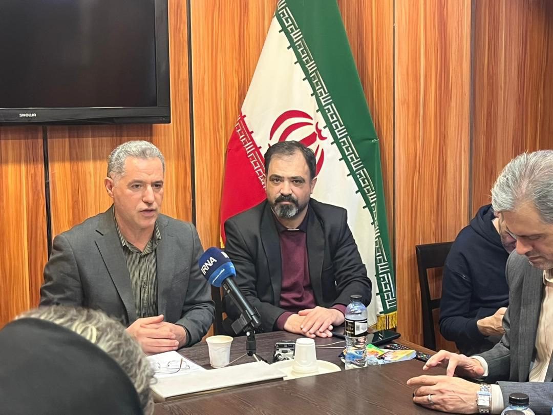 علی لقمانی مدیرکل تعاون گیلان در نشست خبری خانه مطبوعات گیلان درباره طرح کالابرگ الکترونیکی