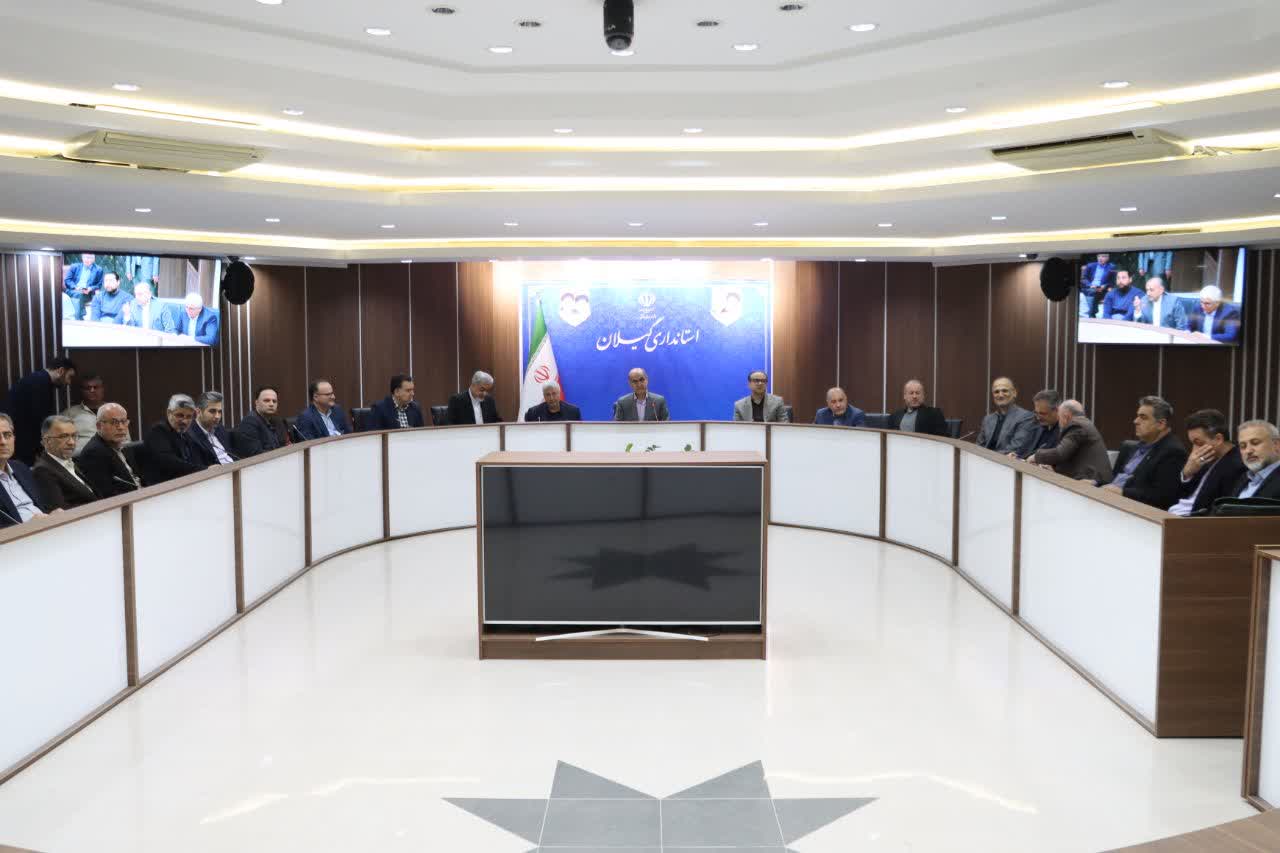 هادی حق‌شناس استاندار گیلان در جلسه بررسی مشکلات بازار سوخته رشت