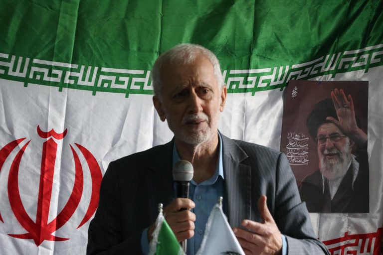 سخنرانی حسن ایزدی دبیر اجرایی خانه کارگر گیلان در همایش روز جهانی کارگر در خانه کارگر رشت - تاکید بر بحران درمان جامعه کارگری