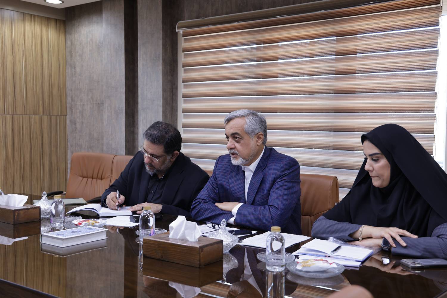 اسماعیل میرغضنفری فرماندار رشت در نشست هم‌اندیشی نیازسنجی و اولویت‌های تعیین‌شده اعتبارات تملک دارایی سرمایه‌ای شهرستان‌ها در سازمان مدیریت و برنامه‌ریزی گیلان