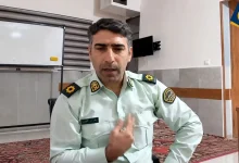 اعتراض ستوان رضا توسلی با یونیفرم پلیس مقابل دوربین در مورد حقوق و معیشت نیروهای فراجا