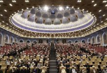 تعداد کاراکتر ۱ سالن همایش‌های بین‌المللی مدرسه امام کاظم قم با سقف هنرمندانه و مجلل