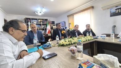 رحمت حیدرینژاد فرماندار و حمید کیا شهردار آستانه اشرفیه در نشست خبری هفته فرهنگی