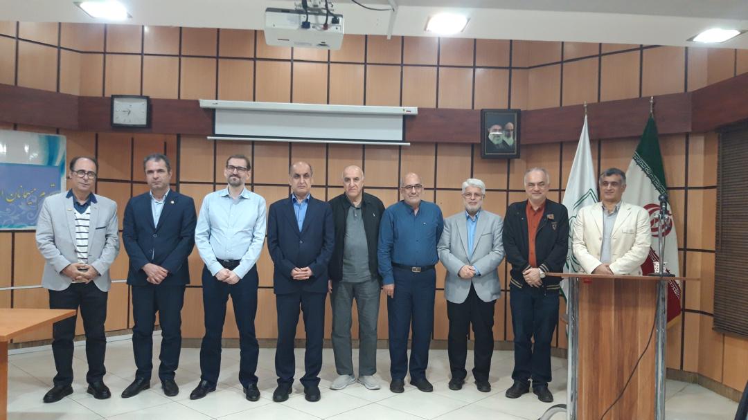 هادی حق‌شناس استاندار گیلان، هادی تیزهوش تابان رییس اتاق بازرگانی ایران و روسیه و سرگئی آزاروف سرکنسول روسیه در اکران مستند خاکستر و دریا